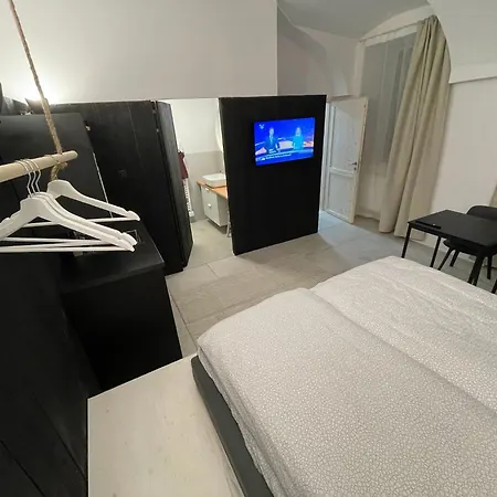 Center 1 Apartment