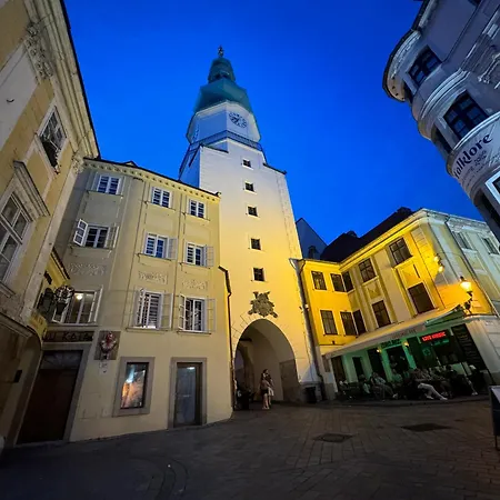 Center 1 * Bratysława